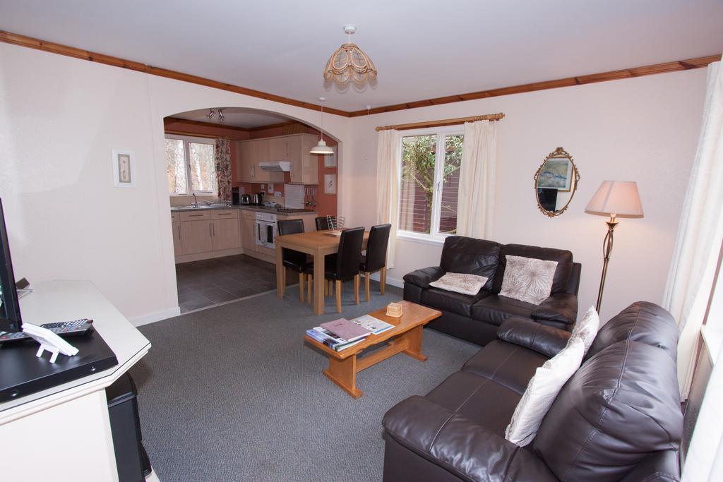 Tullochwood Lodges Forres Exterior foto